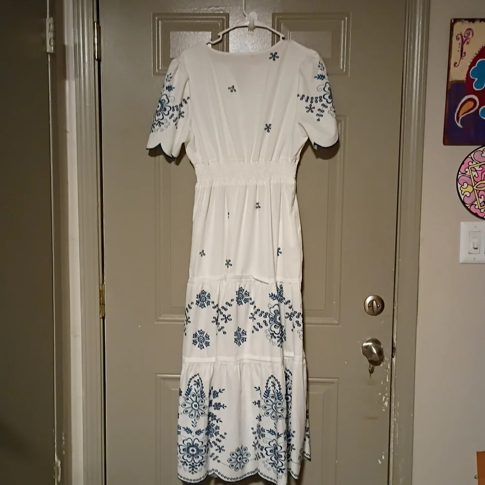 Anthropologie Elegant White and Blue Embroidered Dress Size L - Picture 8 of 10
